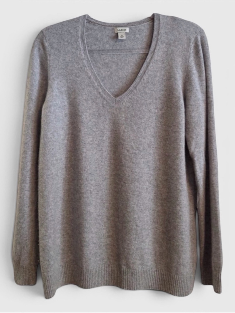 827 L.L. Bean Gray V-Neck Cashmere Sweater